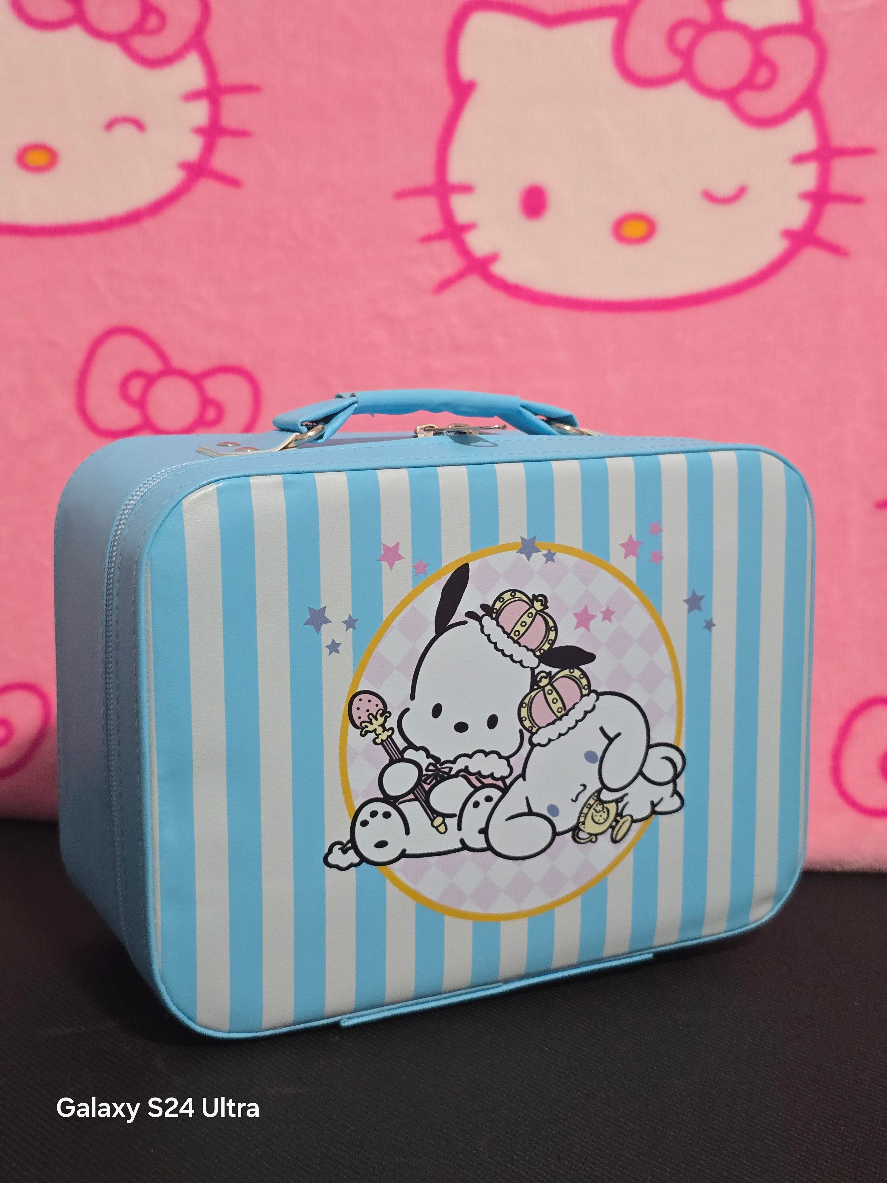 Mystery Gift Box 🎁 — Suitcase or Storage Box + 20 Random Surprises
