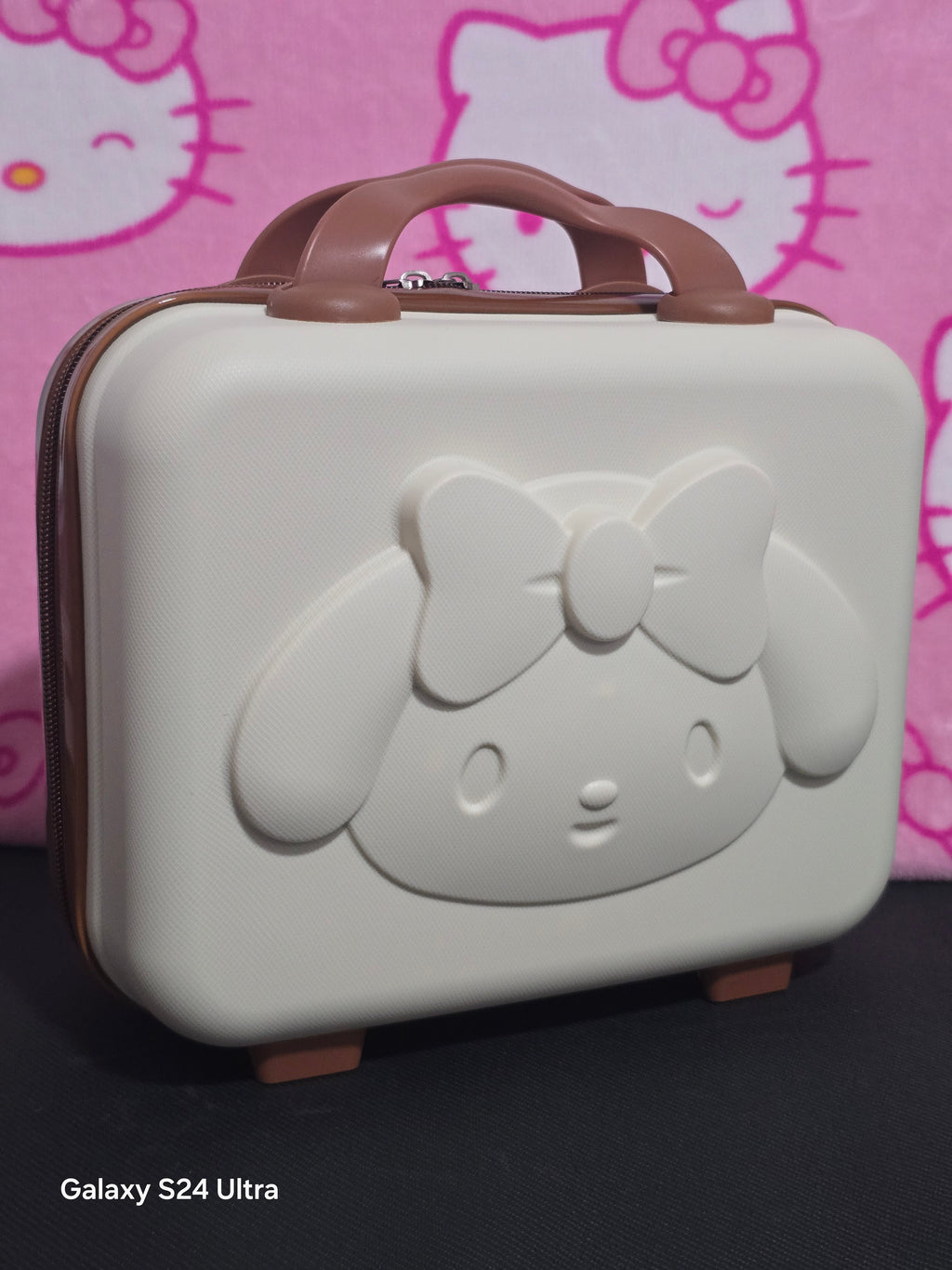 Mystery Gift Box 🎁 — Suitcase or Storage Box + 20 Random Surprises