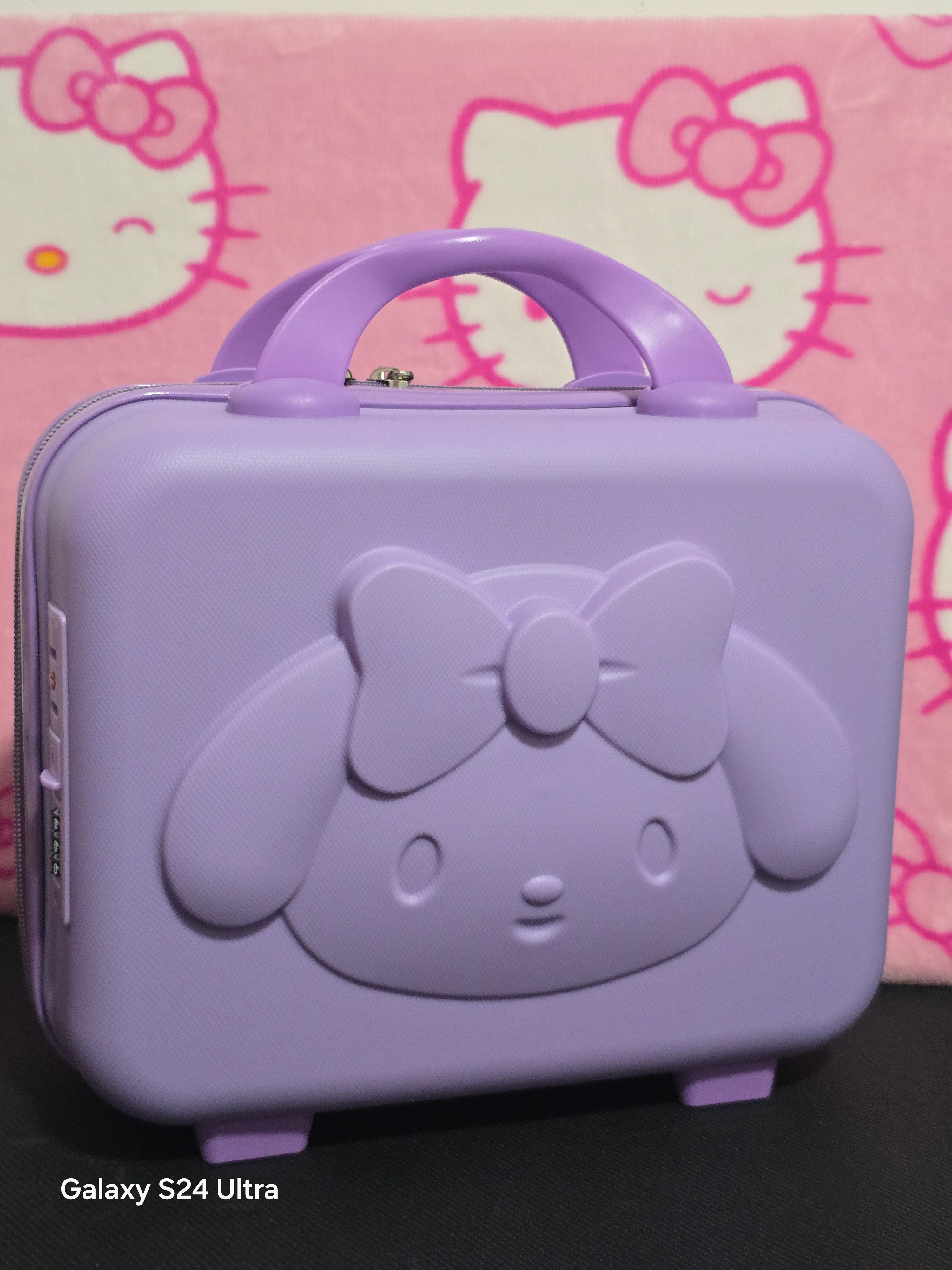 Mystery Gift Box 🎁 — Suitcase or Storage Box + 20 Random Surprises