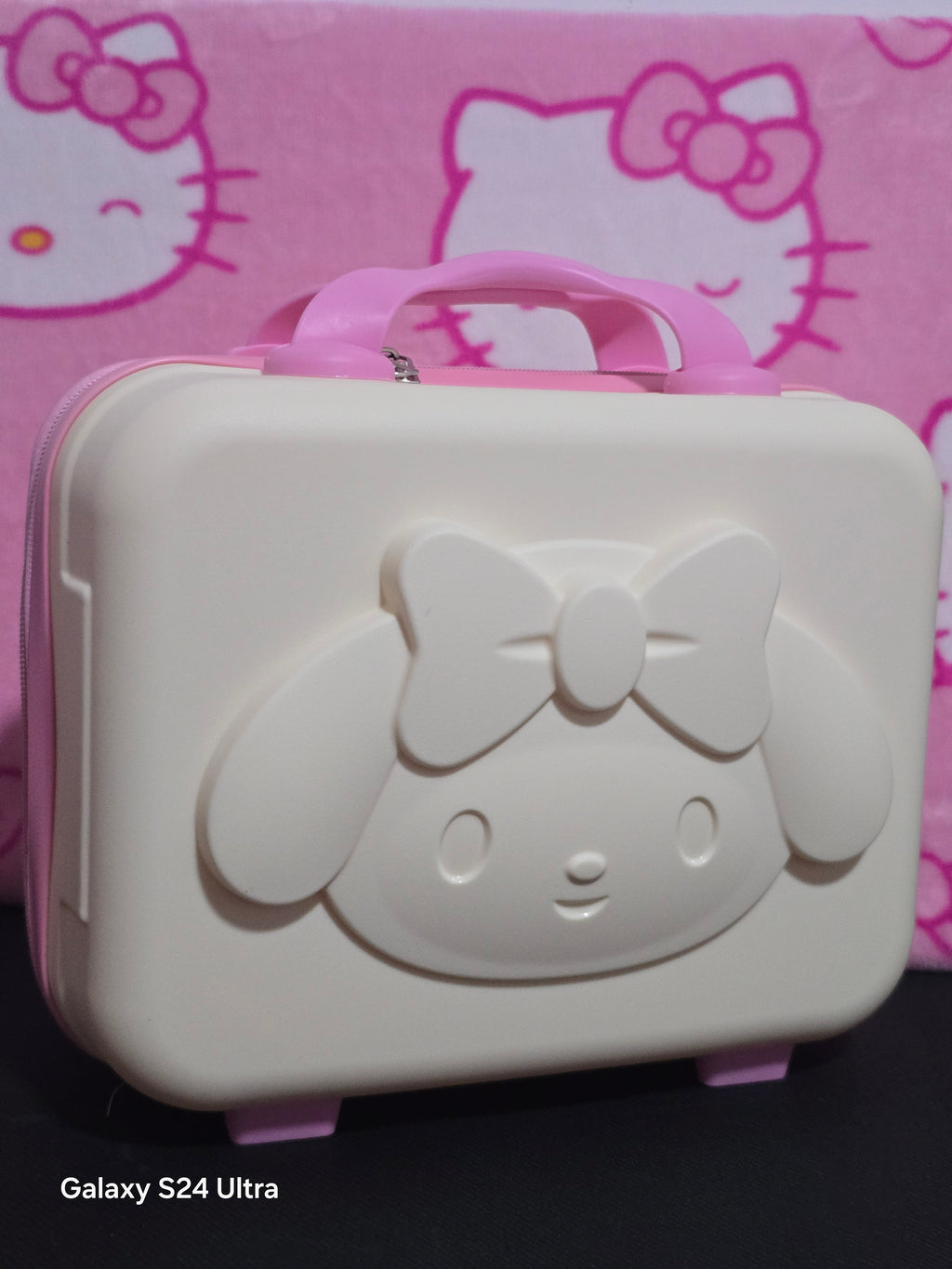 Mystery Gift Box 🎁 — Suitcase or Storage Box + 20 Random Surprises