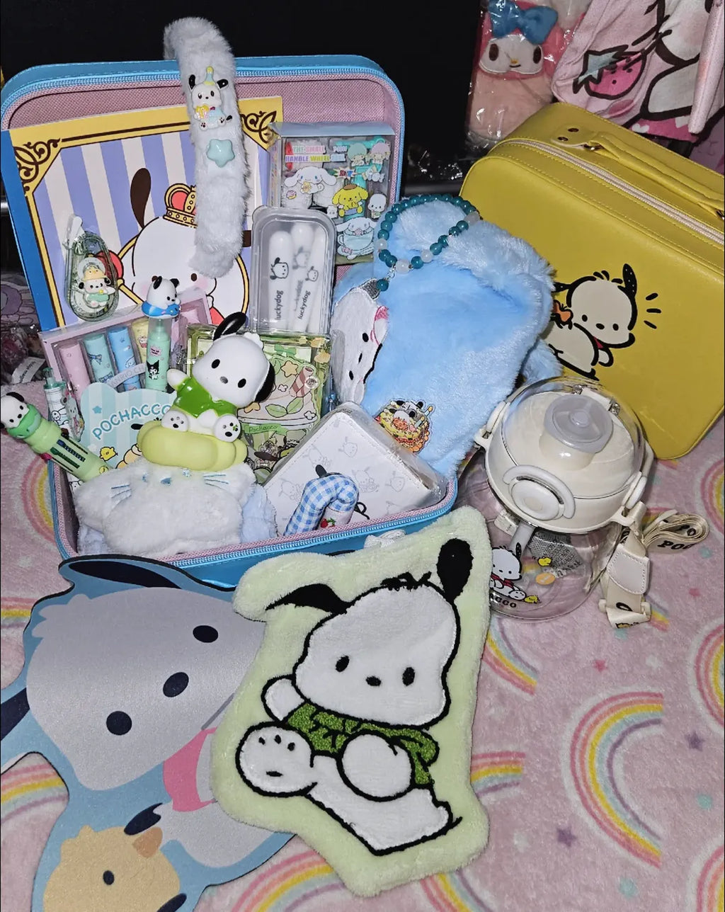Mystery Gift Box 🎁 — Suitcase or Storage Box + 20 Random Surprises